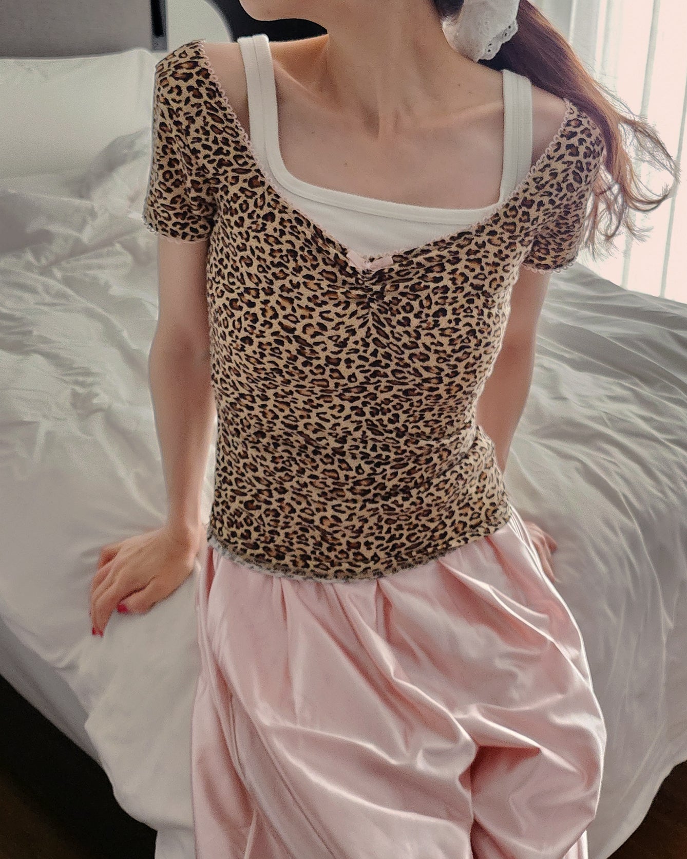 leopard lace point U neck T