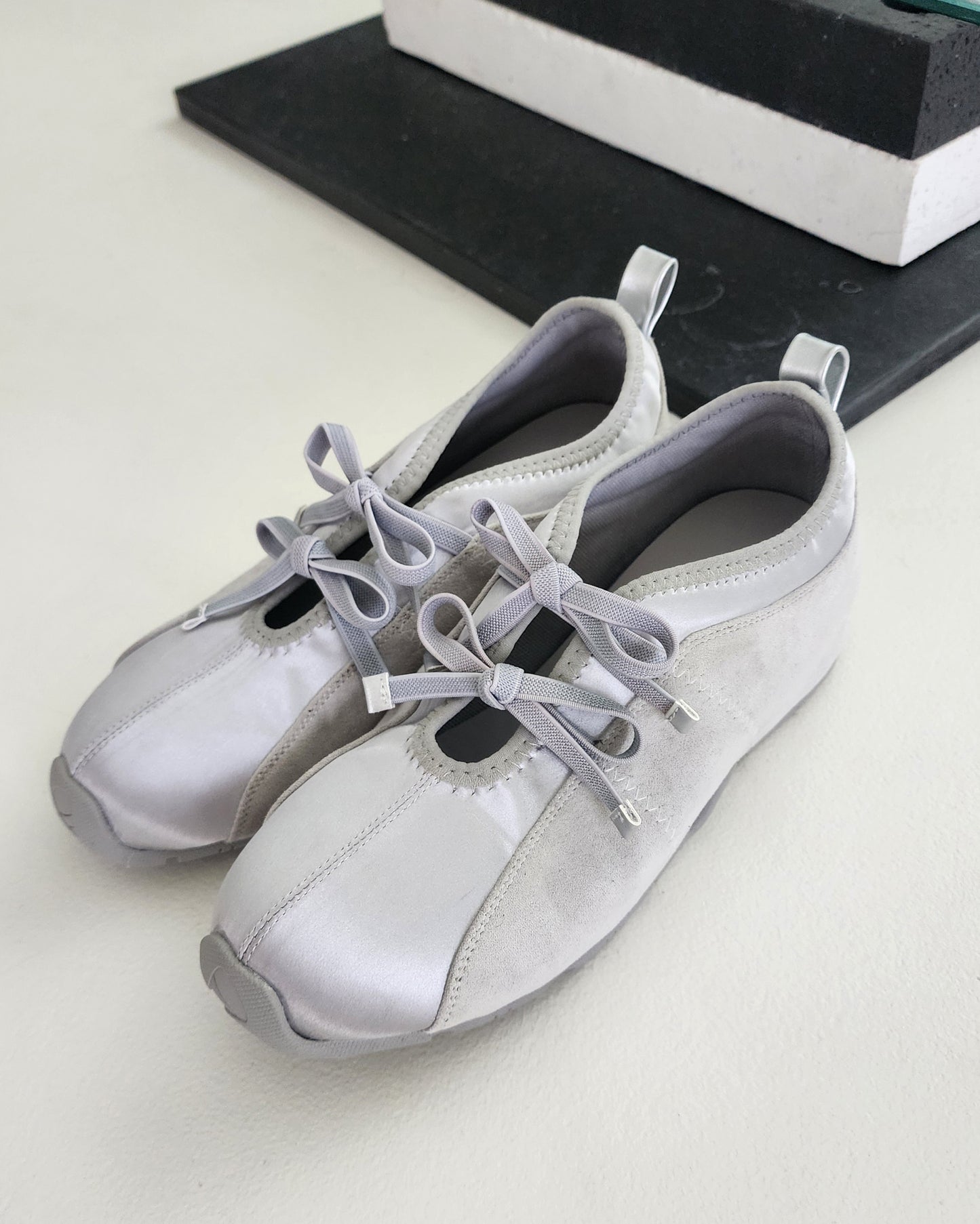 satin switching ribbon girly sneakers