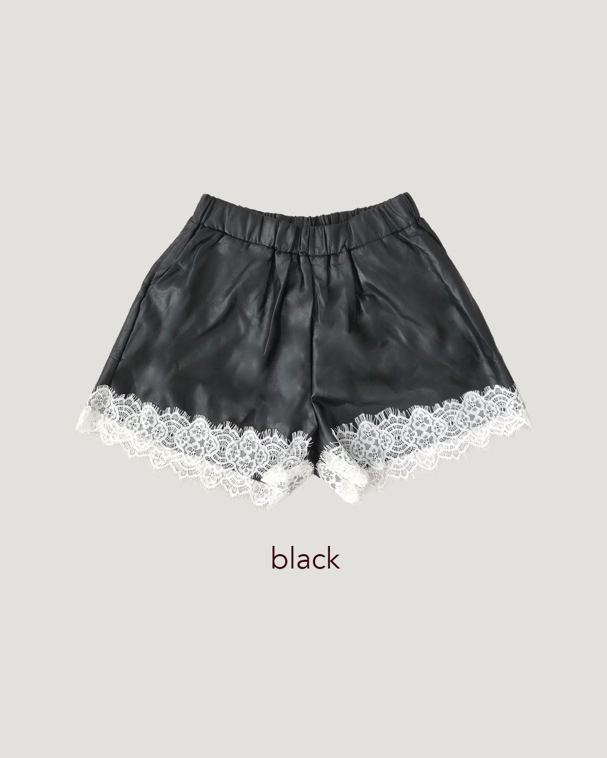 fake leather lace point short pants
