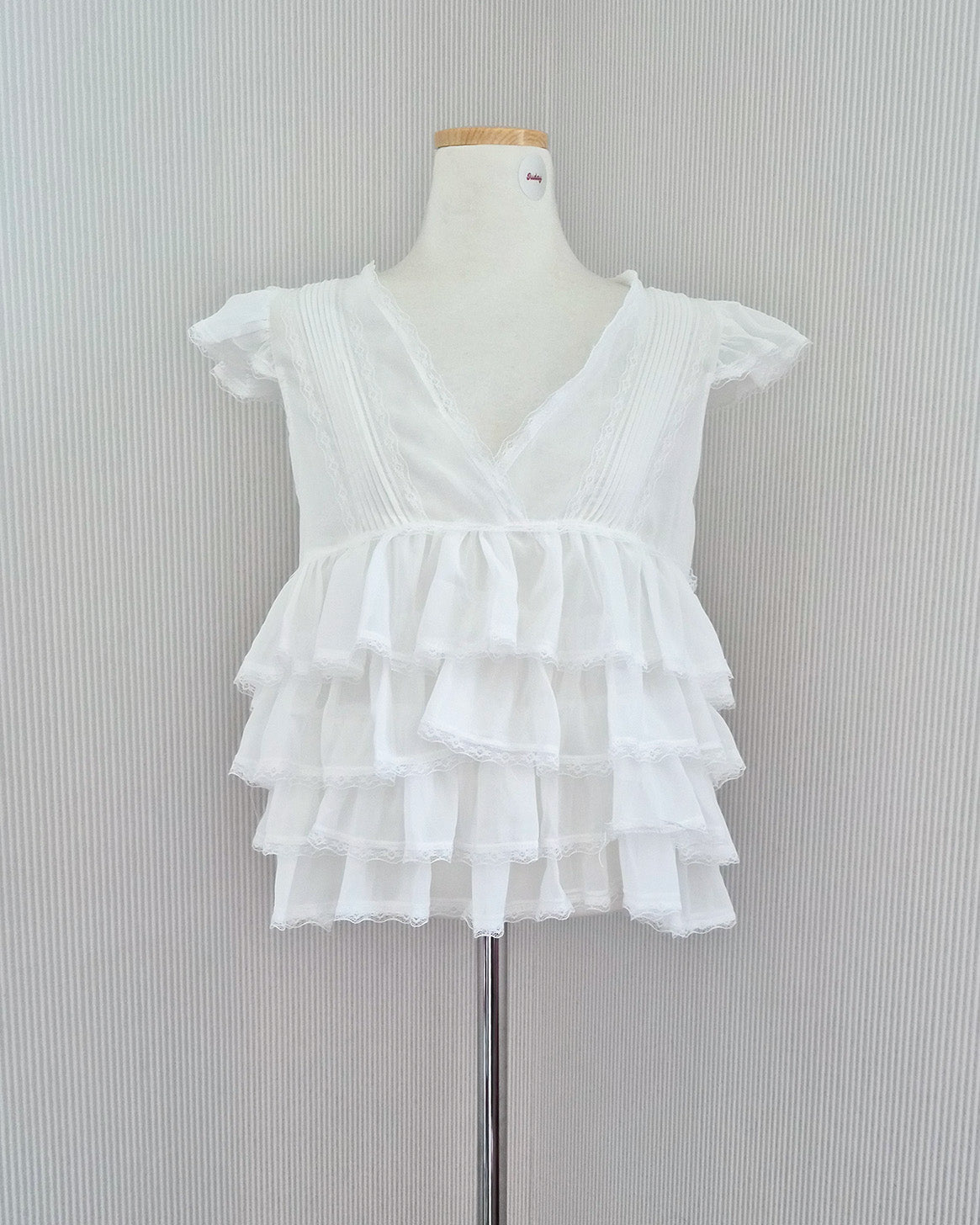 V neck tiered chiffon sleeveless  blouse