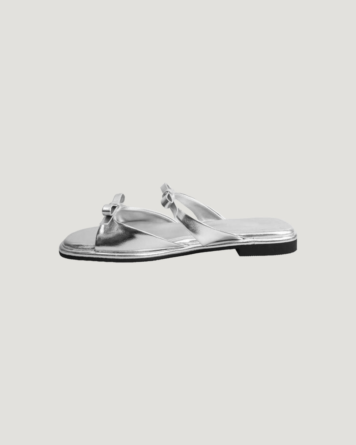 round ribbon sandals