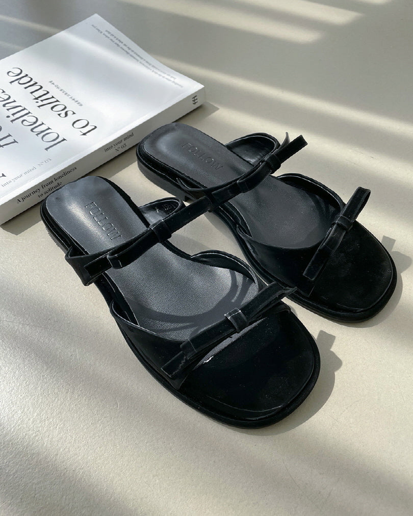 round ribbon sandals