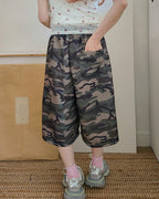 camo lettering logo half pants