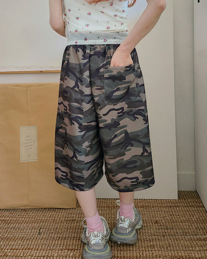 camo lettering logo half pants