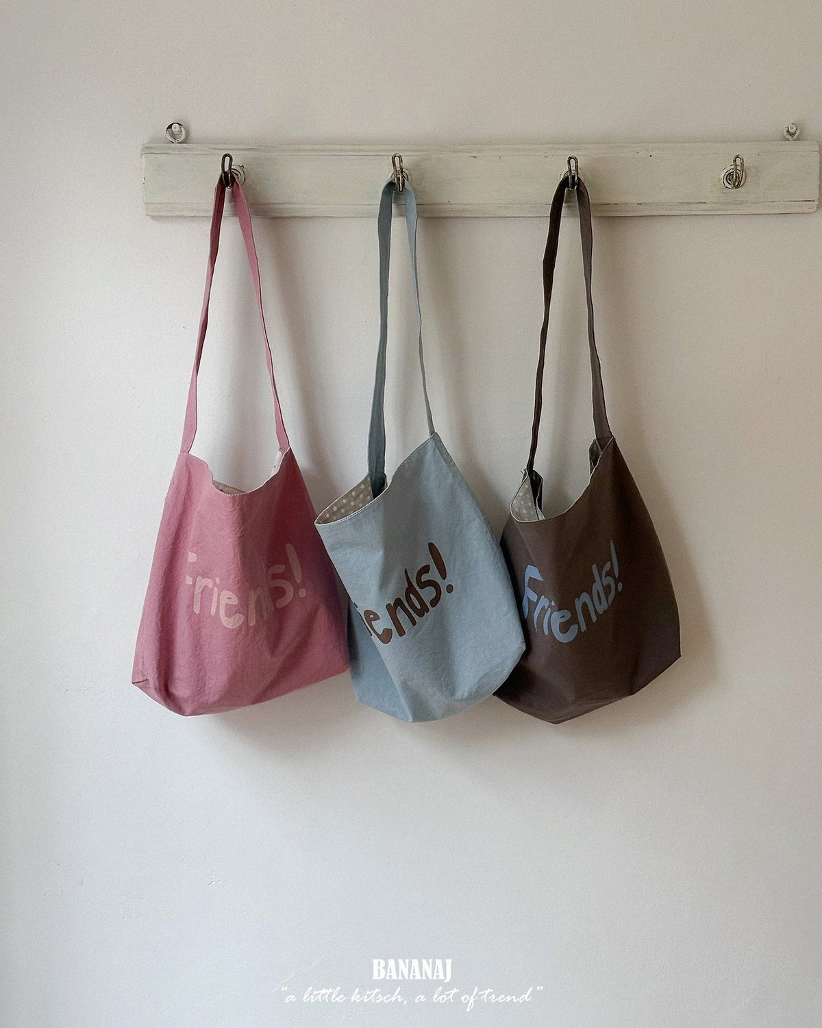 【BANANAJ】friends bag