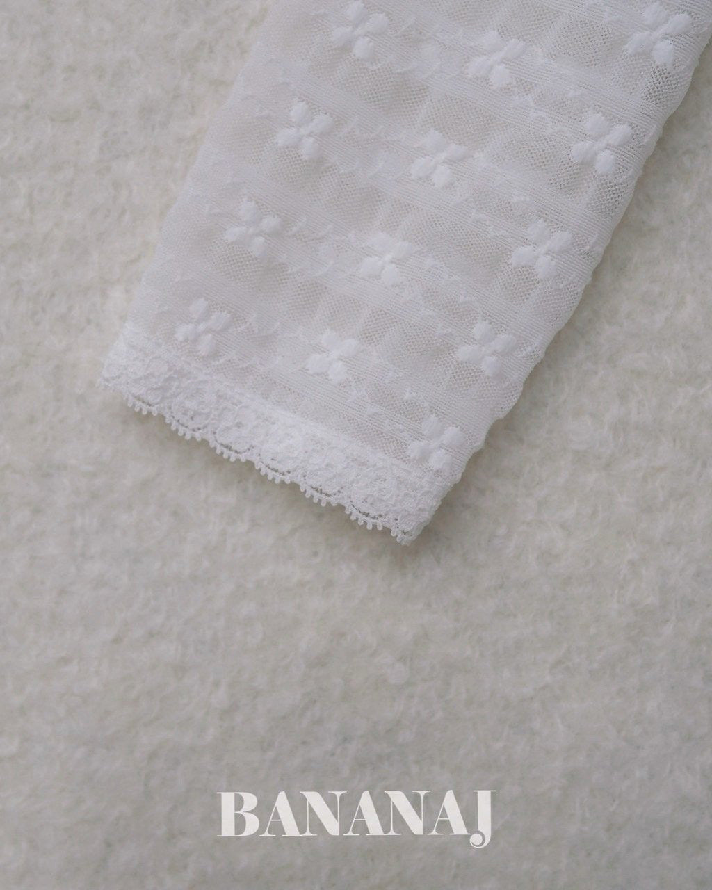 【BANANAJ】rhythm flower lace tee