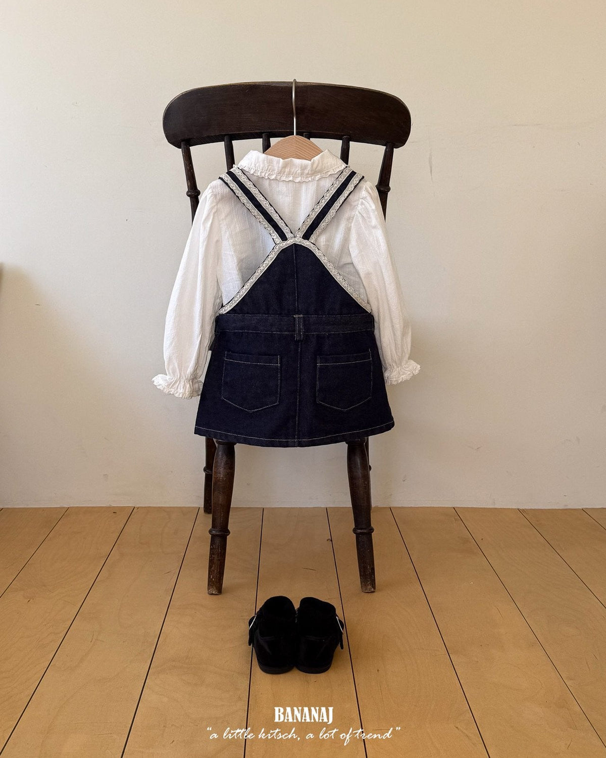 【BANANAJ】lace suspender dress