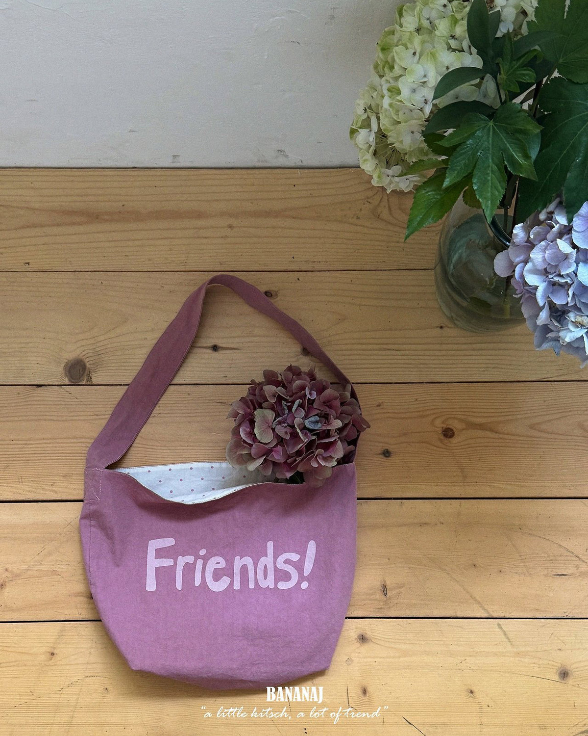 【BANANAJ】friends bag