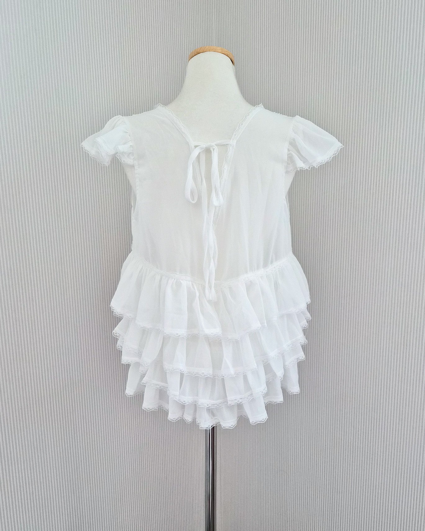 V neck tiered chiffon sleeveless  blouse