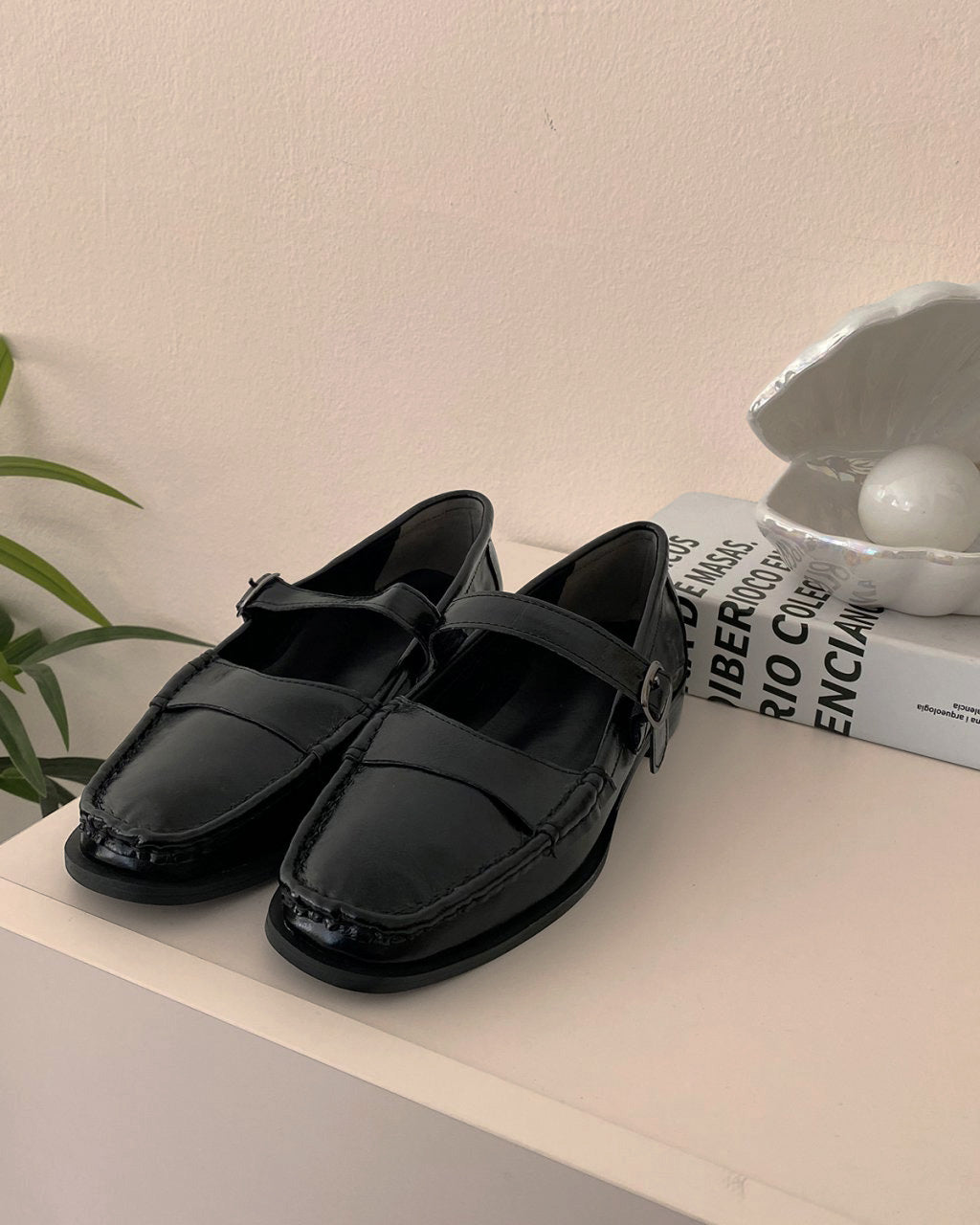 cut out loafers