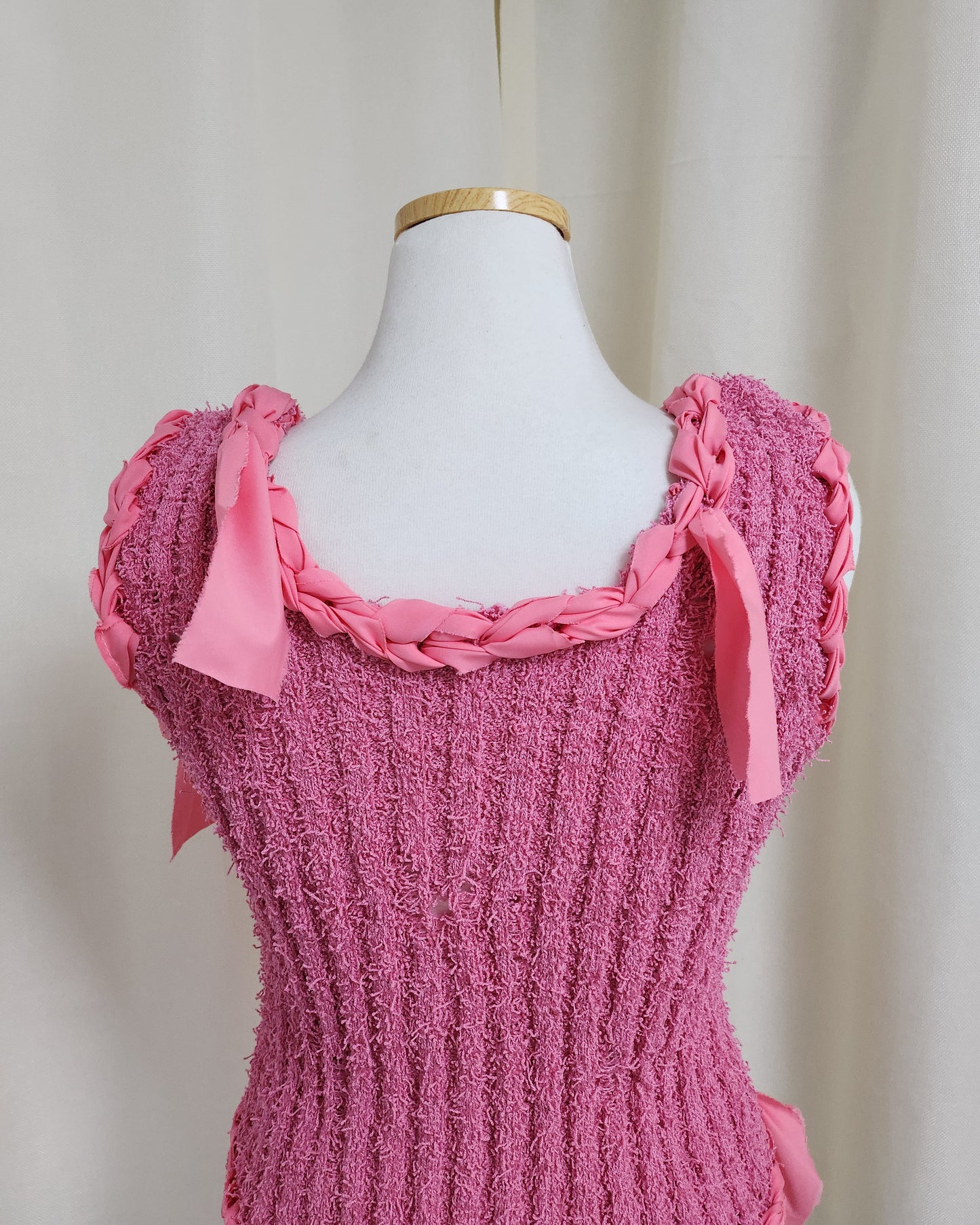 ribbon piping sleeve less knit