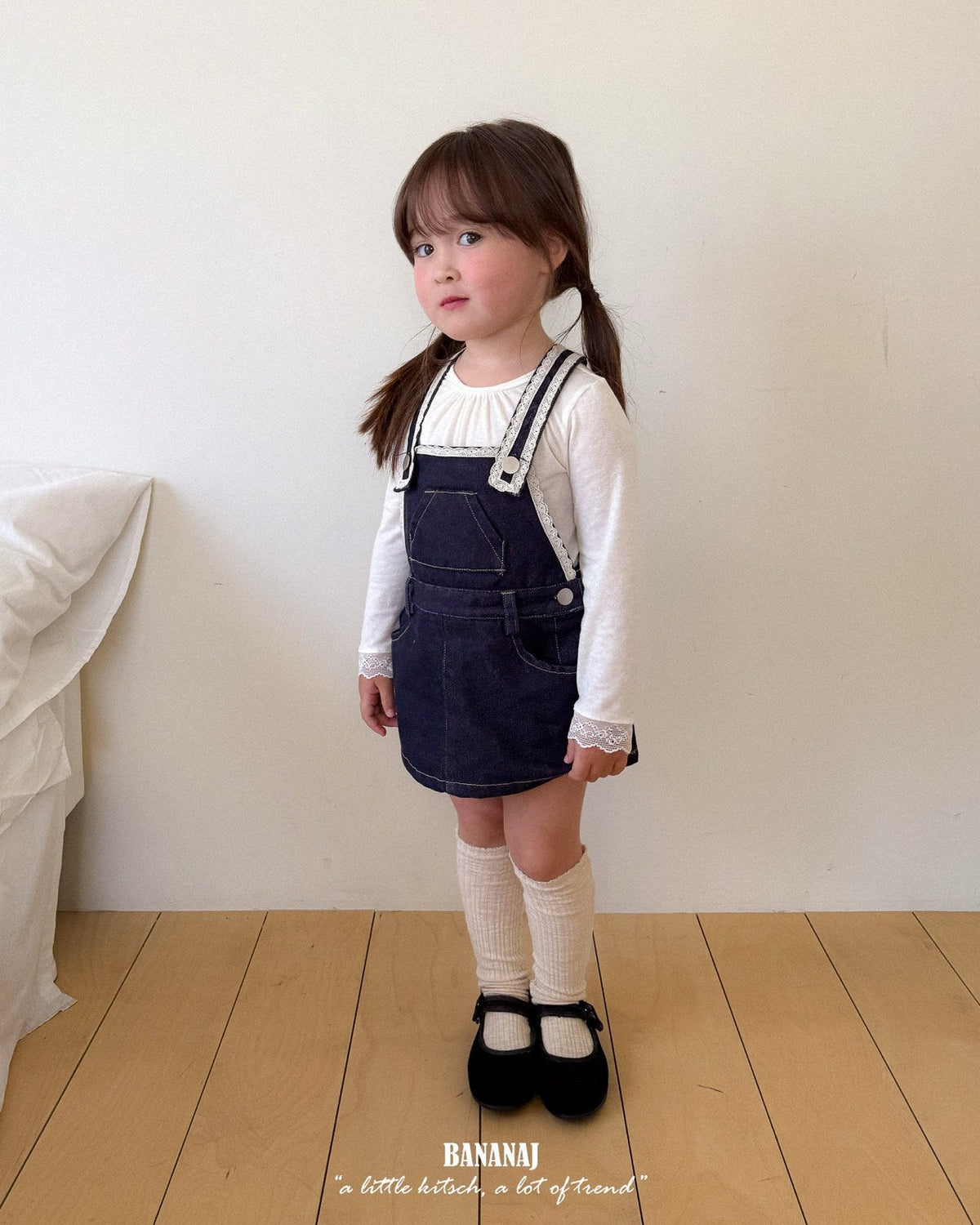 【BANANAJ】lace suspender dress
