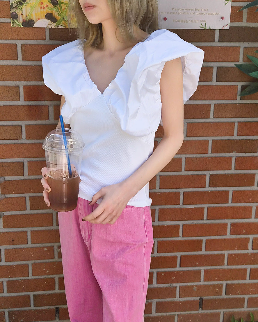 V neck puff shoulder top