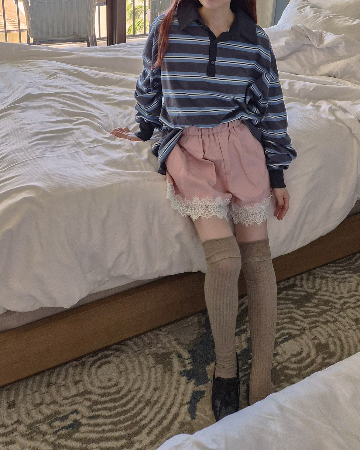 fake leather lace point short pants