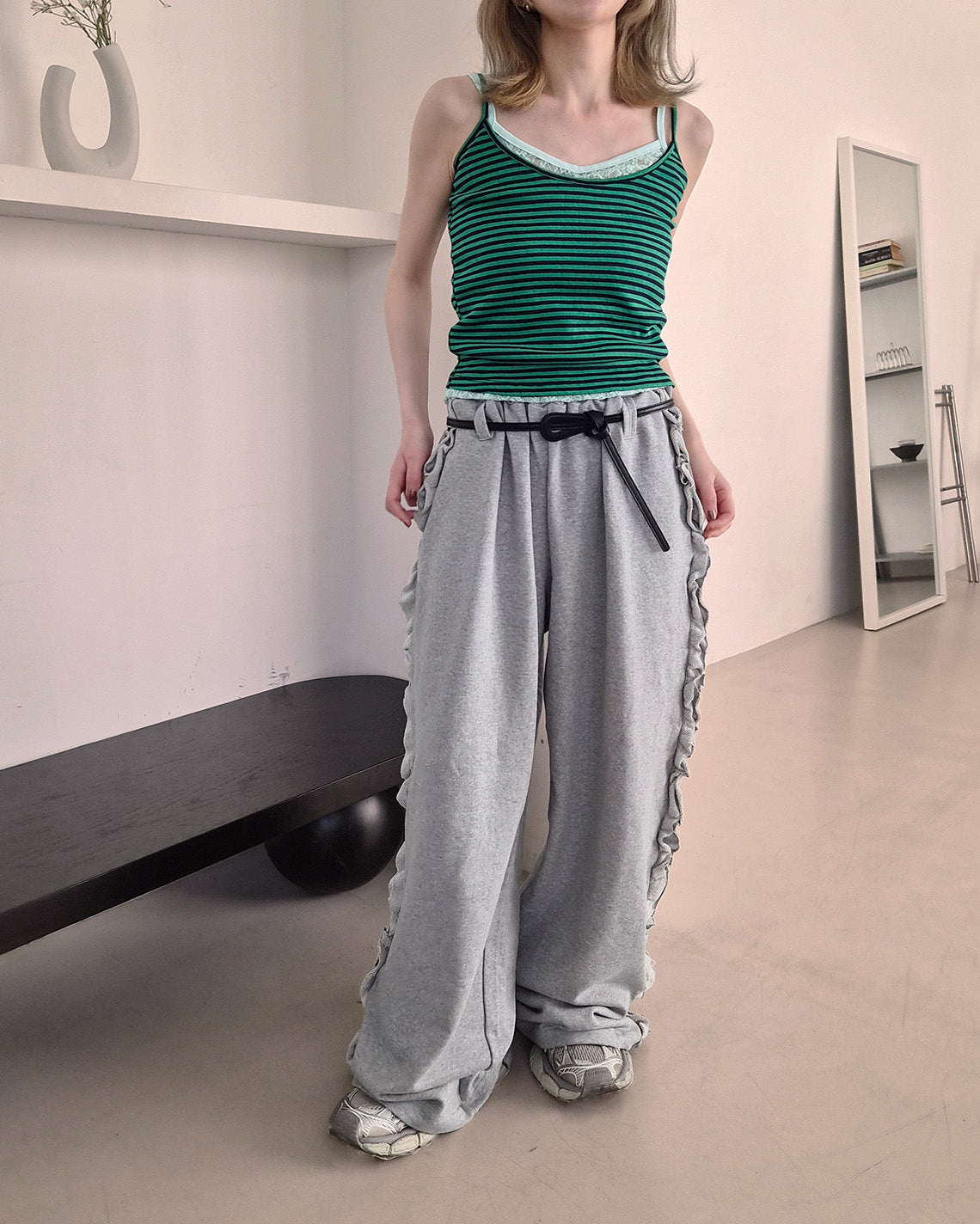 side frill sweat pants