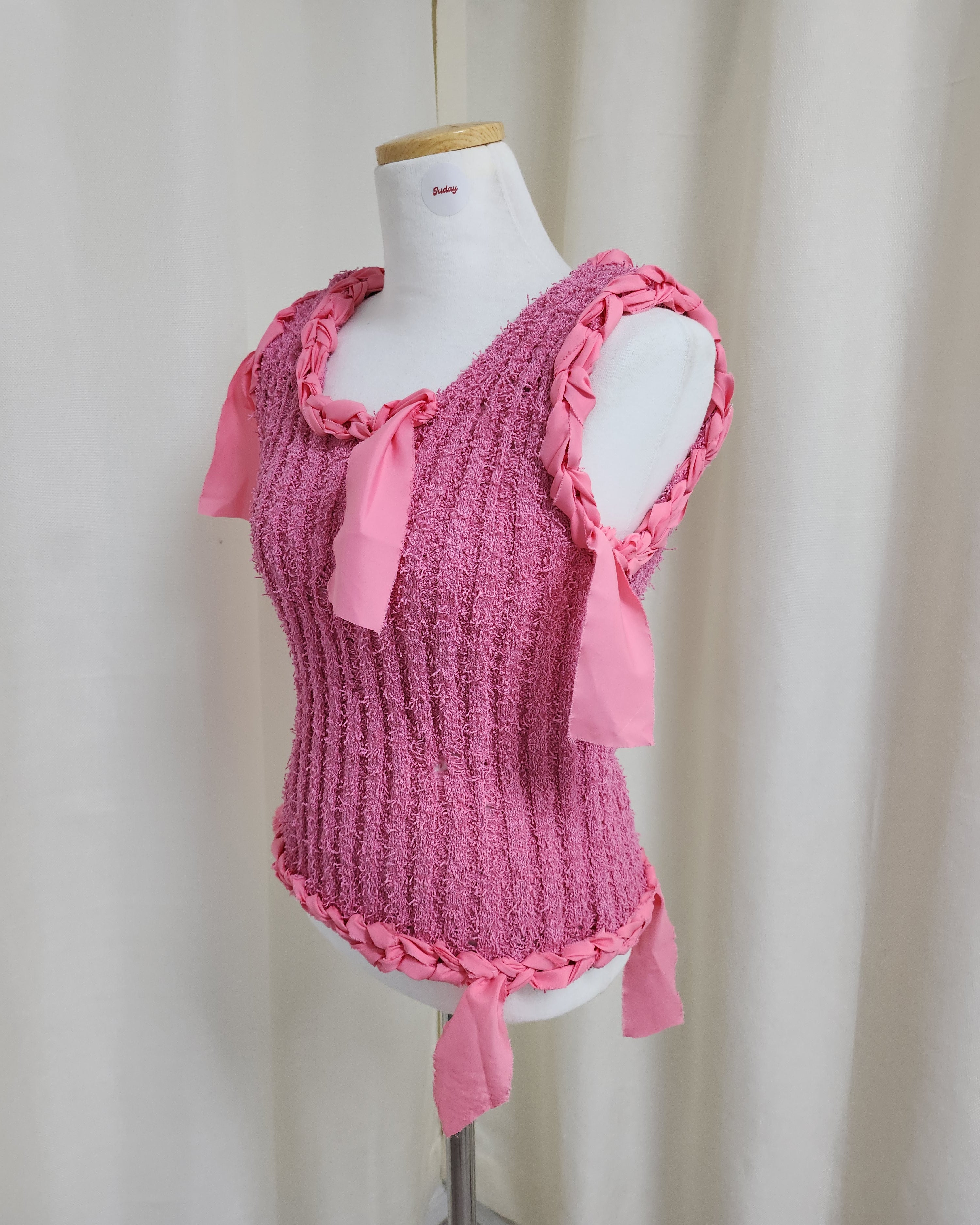 ribbon piping sleeve less knit